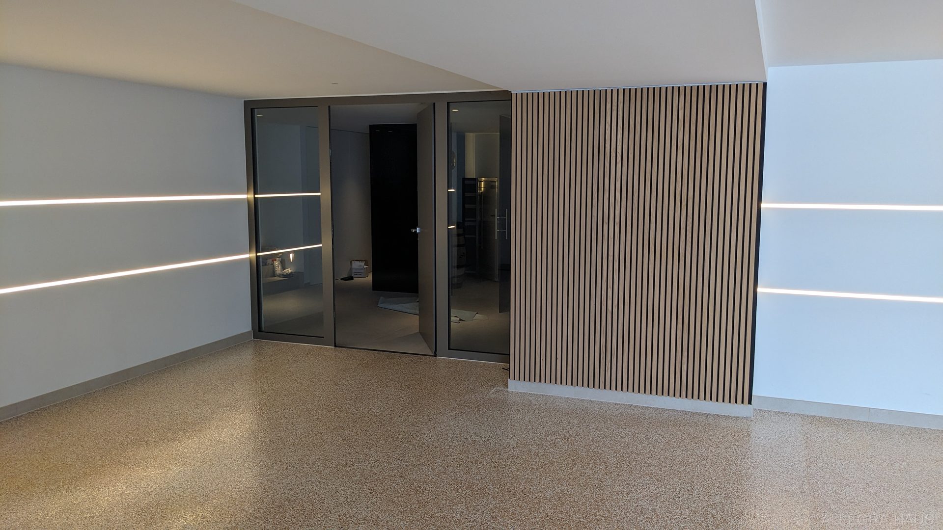 ALLEGRA Tiefgarage Einfahrt Holzlamellenwand